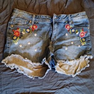 Vintage Embroidered Denim Women's Shorts 99% Cotton